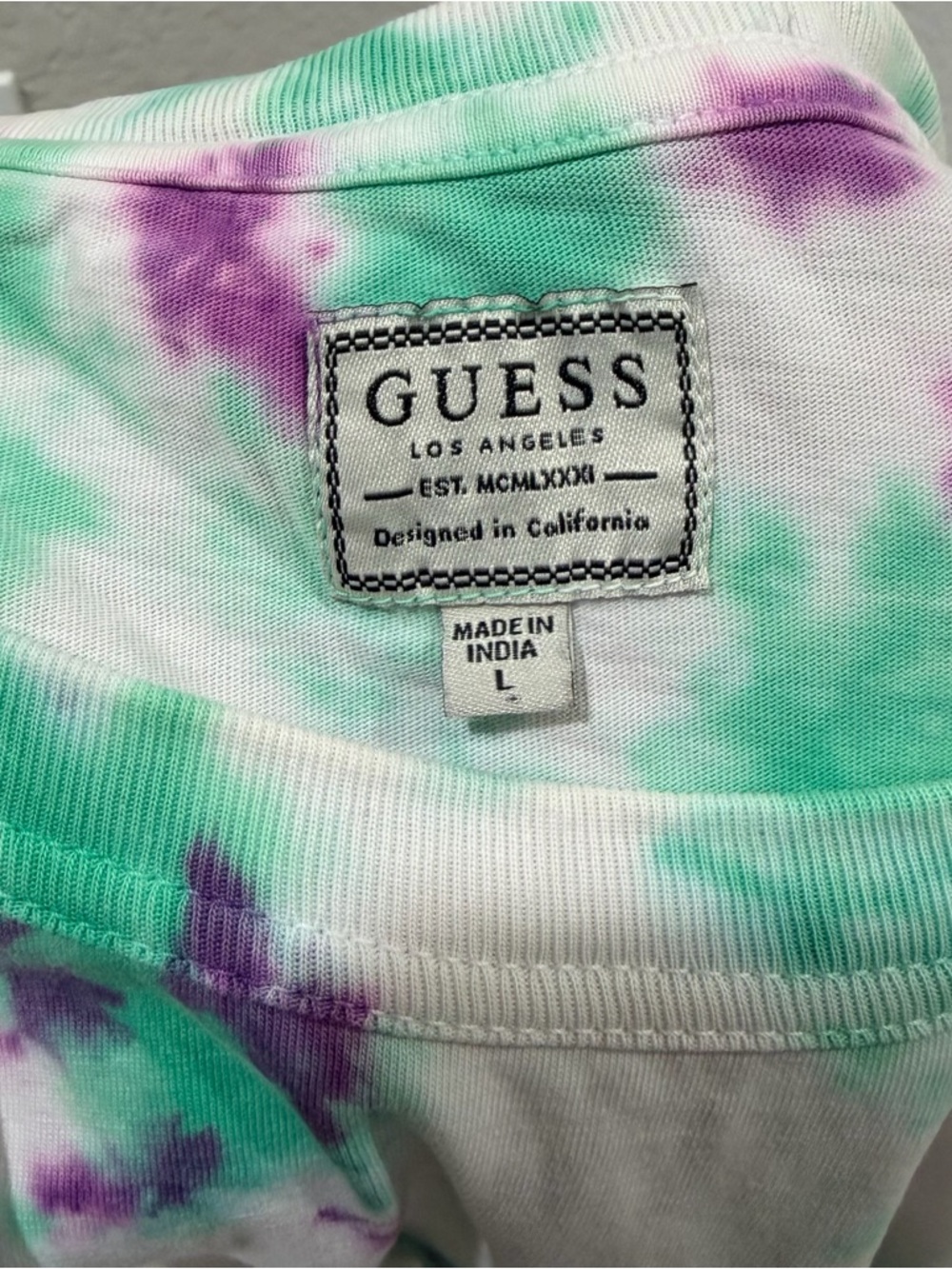 Guess Men's Short Sleeve Basic Tie-dye Logo Graphic T-Shirt Size Large - Picture 2 of 8